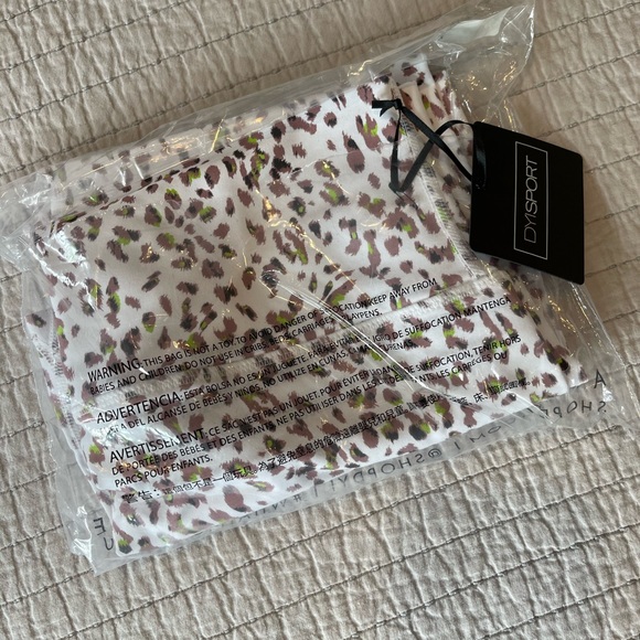 Adorable signature coach wristlet - Picture 4 of 6